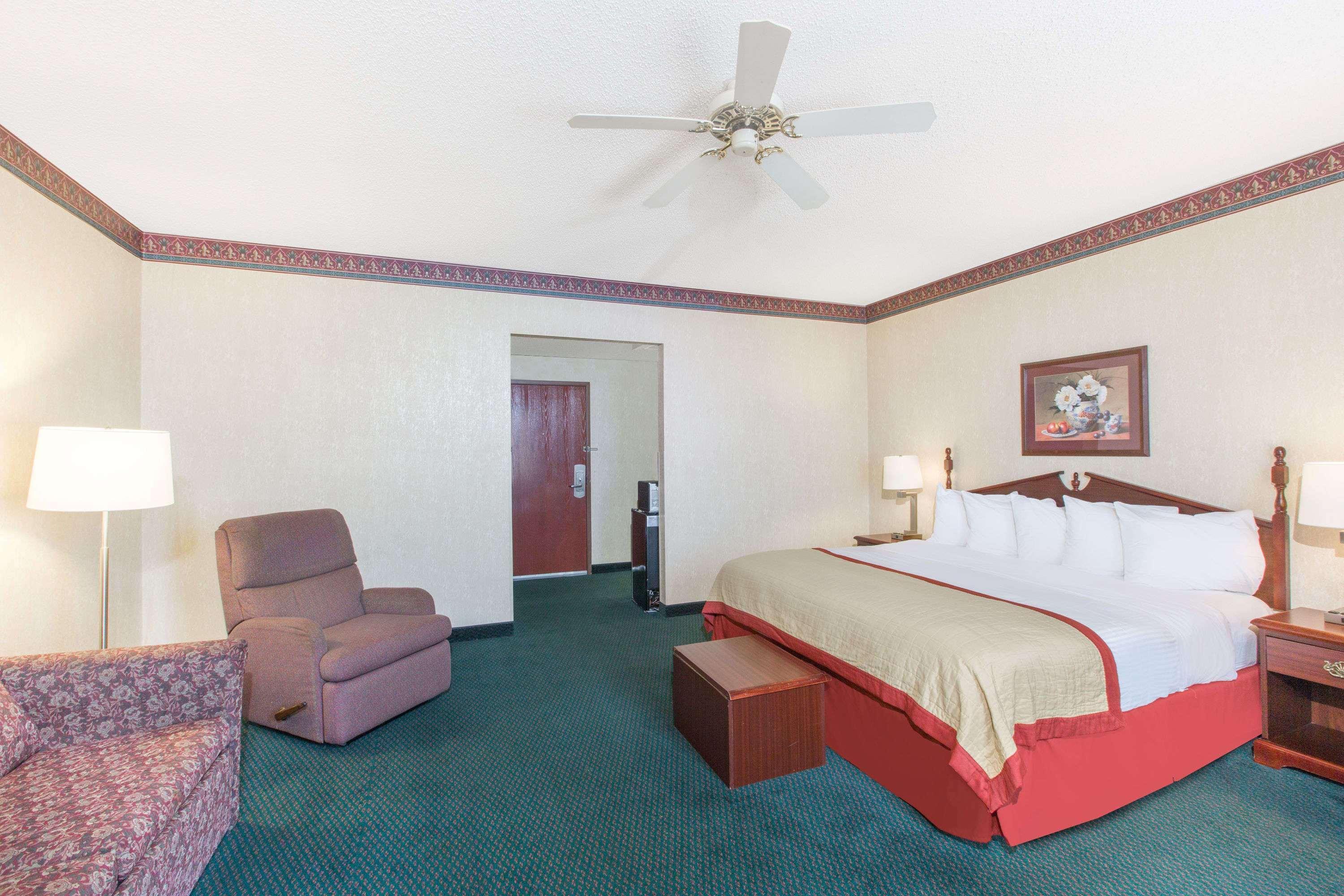 Baymont By Wyndham Jonesboro Otel Dış mekan fotoğraf